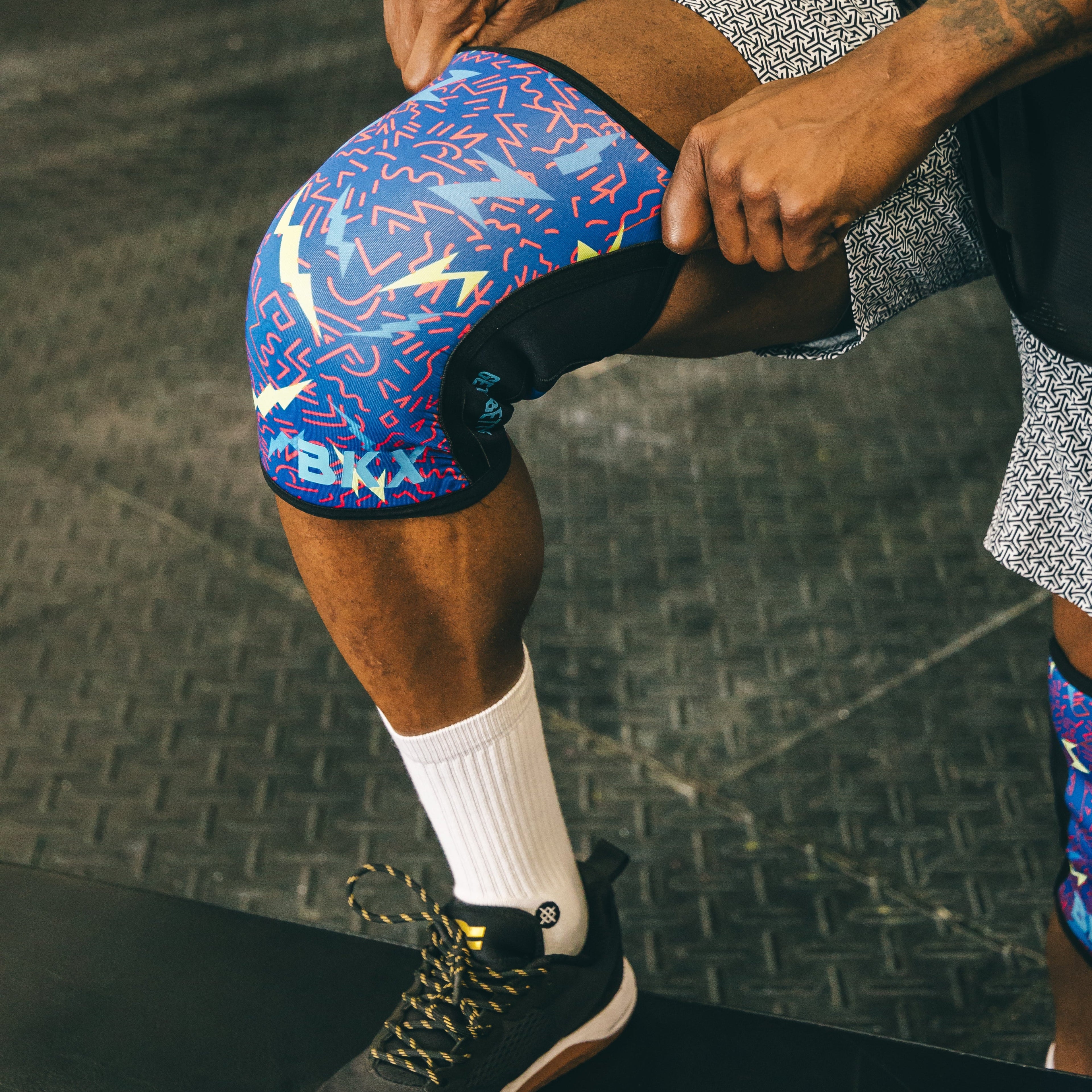 Bear KompleX Knee Sleeves - Lightning with REVERSIBLE Blue