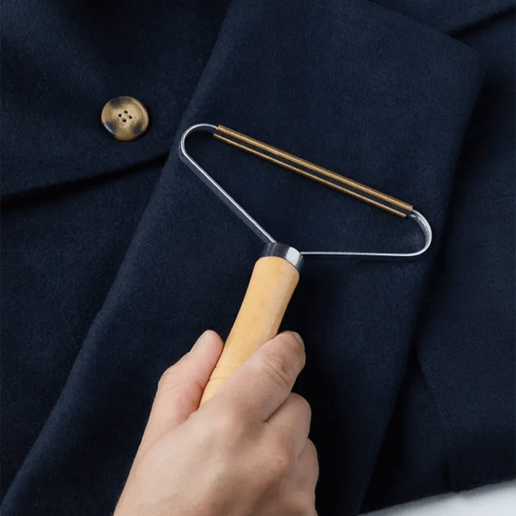 Effective Pet Hair Lint Remover made from Beech Wood- Eco-Friendly & Reusable