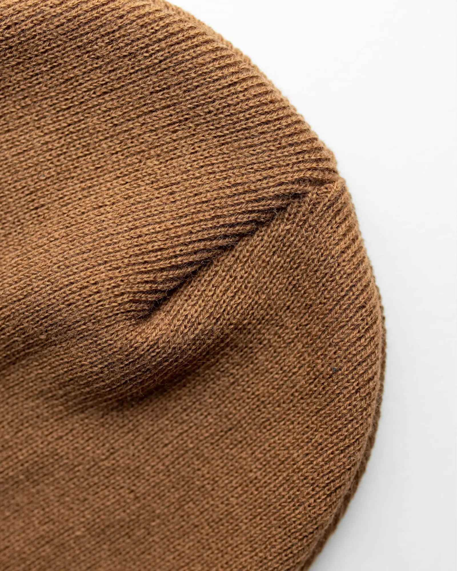 CS104 HAAKWEAR Traditional Silent Cuffed Beanie, Camel Brown