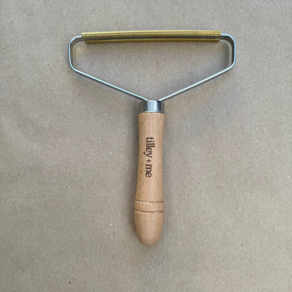 Effective Pet Hair Lint Remover made from Beech Wood- Eco-Friendly & Reusable