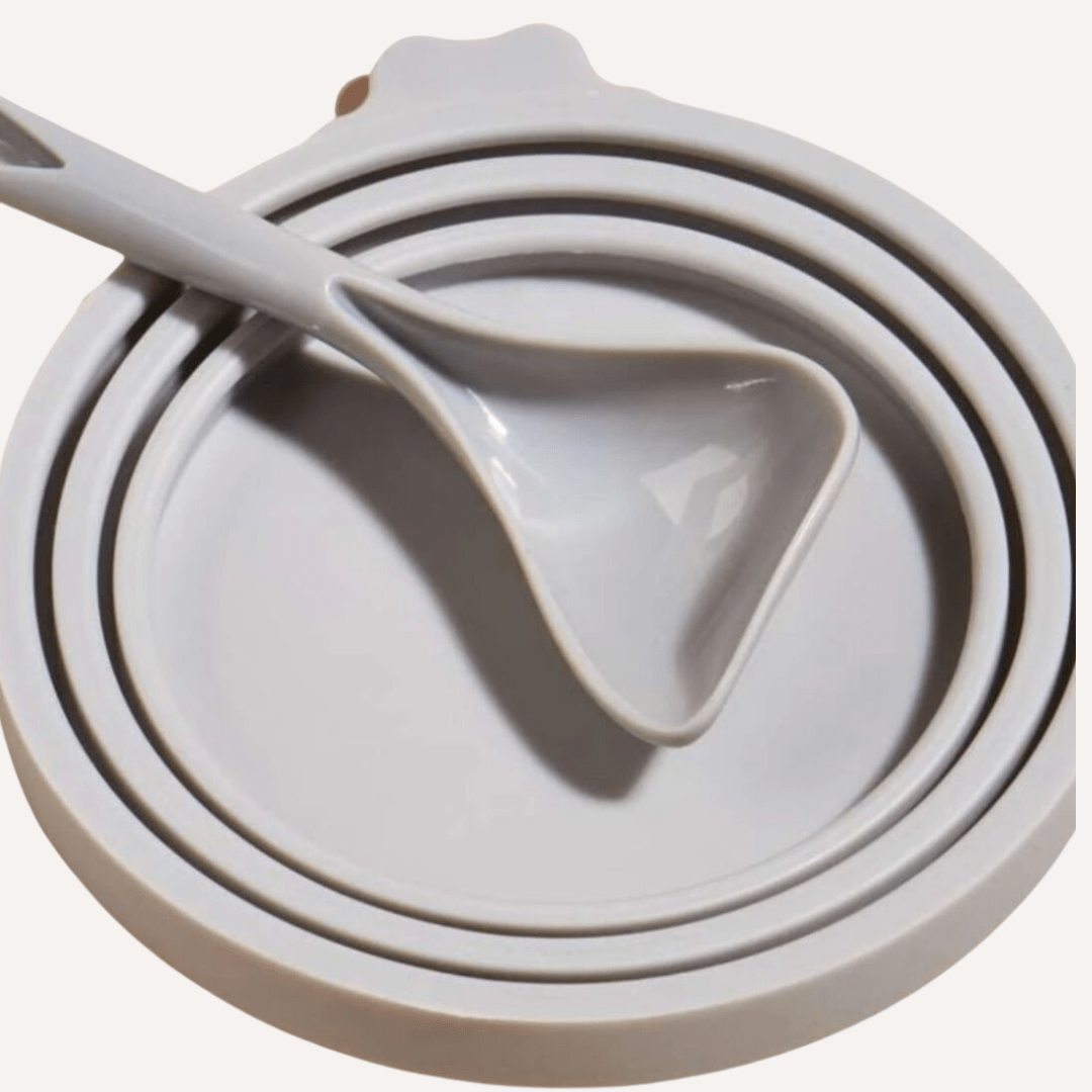 Pet Food Saver Lid with Spoon - BPA-Free Silicone, Keeps Food Fresh